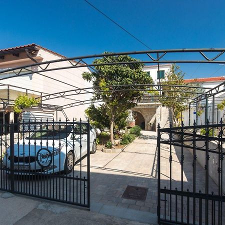 Holiday Home Mari - Modern Holiday House Close To Sea Punat Exterior foto